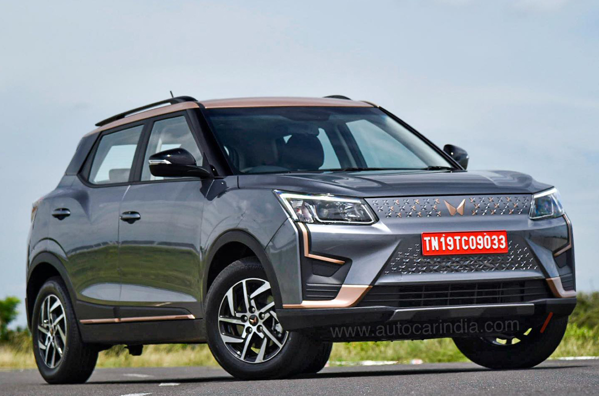 महिंद्रा XUV400 फ्रंट क्वार्टर